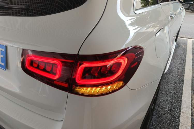 Used Mercedes-Benz GLC 2021 GLC 300 L 4MATIC Dynamic Model Right Rear Taillight