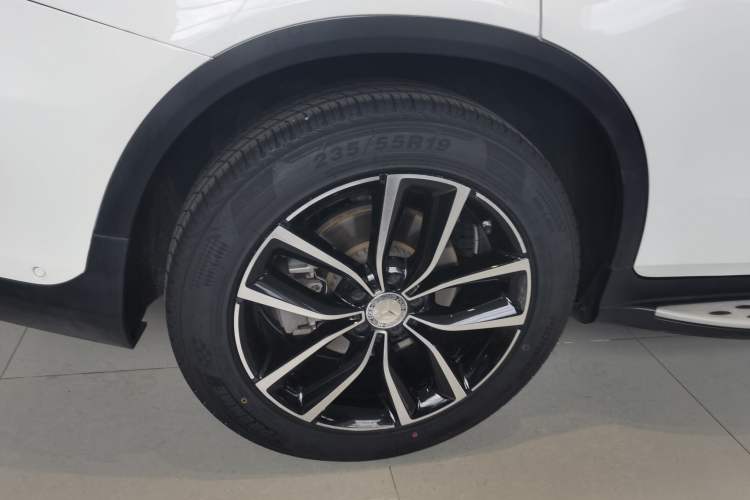 Used Mercedes-Benz GLC 2021 GLC 260 L 4MATIC Luxury Model Right Rear Wheel Hub