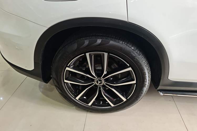 Used Mercedes-Benz GLC 2021 GLC 260 L 4MATIC Luxury Model Right Rear Wheel Hub