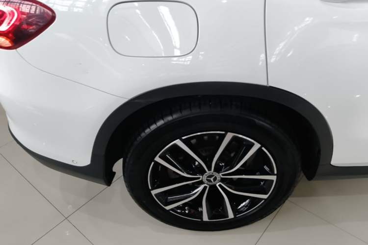 Used Mercedes-Benz GLC 2021 GLC 260 L 4MATIC Luxury Model Right Rear Wheel Hub