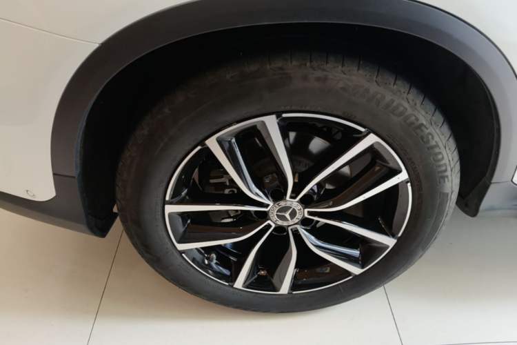 Used Mercedes-Benz GLC 2021 GLC 300 L 4MATIC Dynamic Model Right Rear Wheel Hub