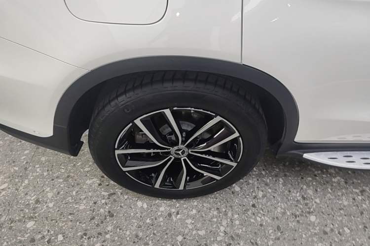 Used Mercedes-Benz GLC 2021 GLC 260 L 4MATIC Luxury Model Right Rear Wheel Hub