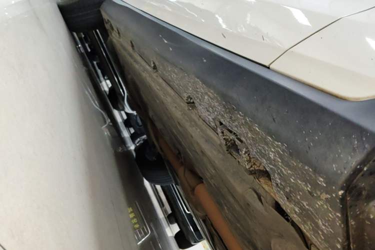 Used Mercedes-Benz GLC 2021 GLC 260 L 4MATIC Luxury Model Right Side Sill