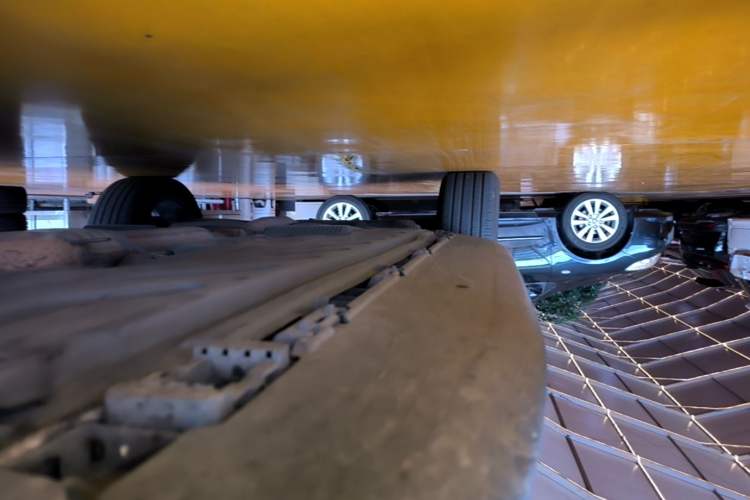 Used Mercedes-Benz GLC 2021 GLC 300 L 4MATIC Dynamic Model Right Side Sill