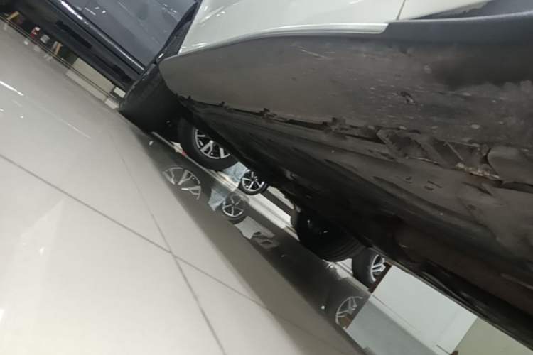 Used Mercedes-Benz GLC 2021 GLC 300 L 4MATIC Dynamic Model Right Side Sill