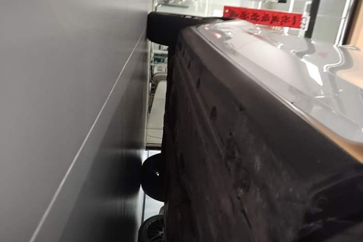 Used Mercedes-Benz GLC 2021 GLC 260 L 4MATIC Luxury Model Right Side Sill