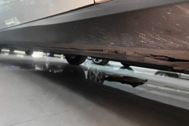 Used Mercedes-Benz GLC 2021 GLC 260 L 4MATIC Dynamic Edition Right Side Sill