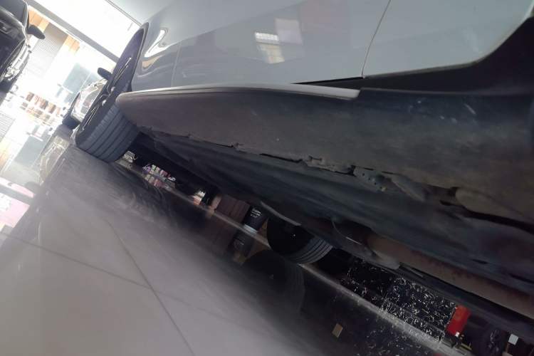 Used Mercedes-Benz GLC 2021 GLC 300 L 4MATIC Dynamic Model Right Side Sill