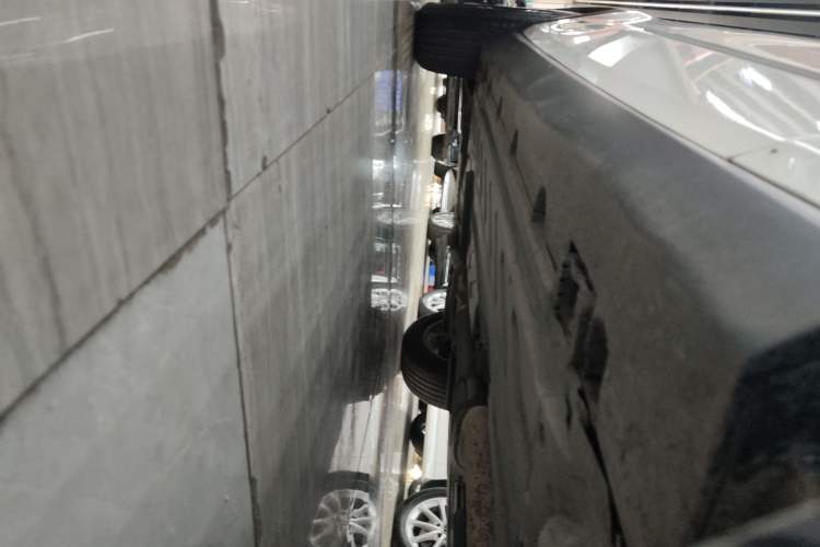 Used Mercedes-Benz GLC 2021 GLC 260 L 4MATIC Dynamic Edition Right Side Sill