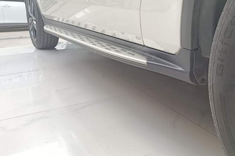 Used Mercedes-Benz GLC 2021 GLC 300 L 4MATIC Dynamic Model Right Side Sill