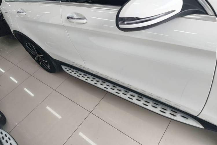 Used Mercedes-Benz GLC 2021 GLC 300 L 4MATIC Dynamic Model Right Side Sill