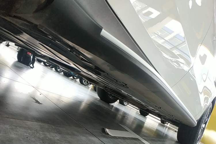 Used Mercedes-Benz GLC 2021 GLC 300 L 4MATIC Dynamic Model Right Side Sill