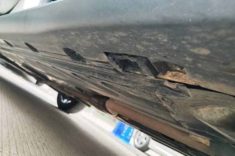 Used Mercedes-Benz GLC 2021 GLC 260 L 4MATIC Luxury Model Right Side Sill