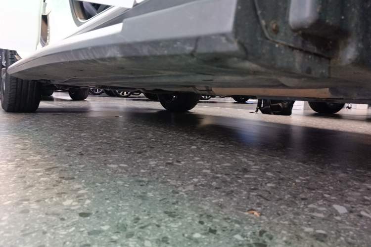 Used Mercedes-Benz GLC 2021 GLC 260 L 4MATIC Luxury Model Right Side Sill