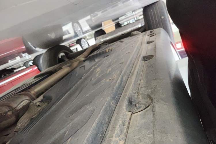 Used Mercedes-Benz GLC 2021 GLC 260 L 4MATIC Dynamic Edition Right Side Sill