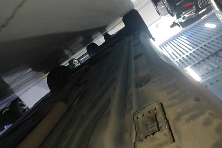 Used Mercedes-Benz GLC 2021 GLC 260 L 4MATIC Luxury Model Right Side Sill