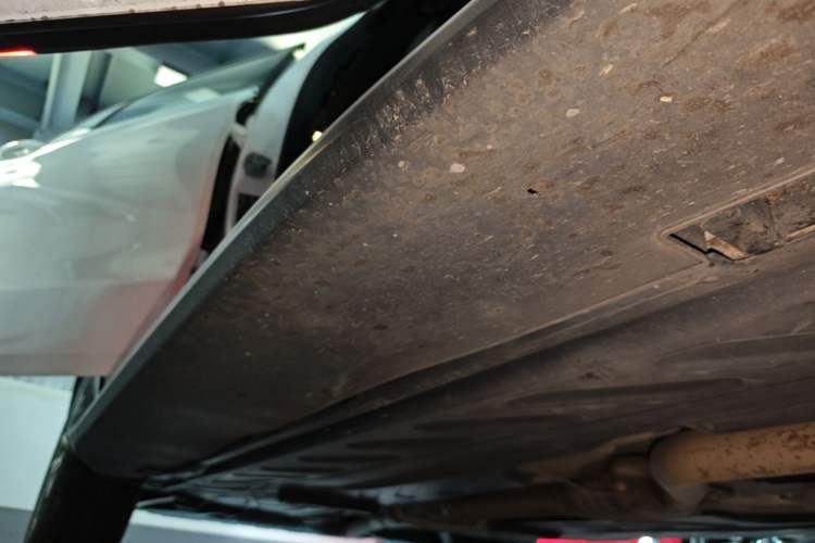 Used Mercedes-Benz GLC 2021 GLC 260 L 4MATIC Luxury Model Right Side Sill