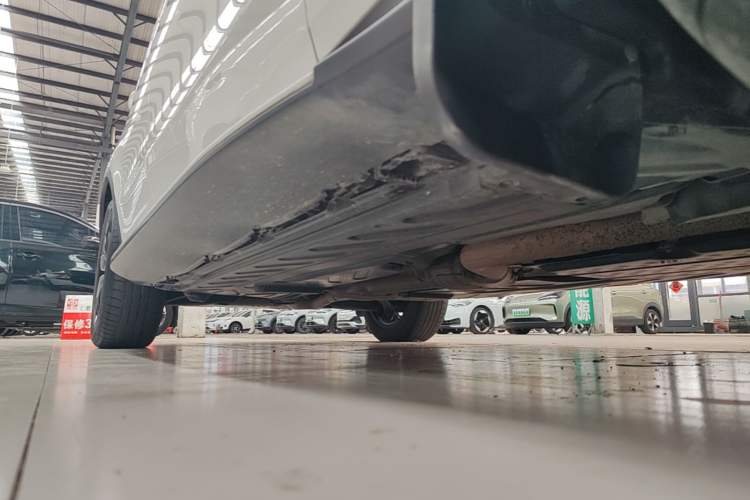 Used Mercedes-Benz GLC 2021 GLC 260 L 4MATIC Luxury Model Right Side Sill