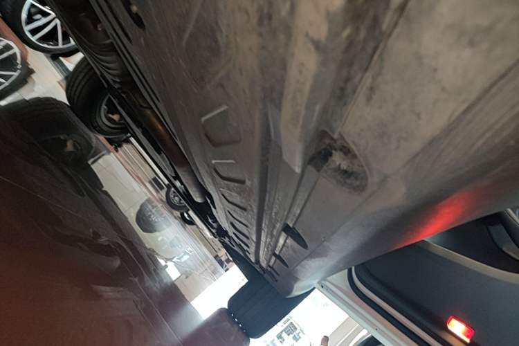 Used Mercedes-Benz GLC 2021 GLC 260 L 4MATIC Dynamic Edition Right Side Sill