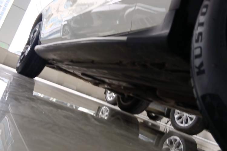 Used Mercedes-Benz GLC 2021 GLC 260 L 4MATIC Dynamic Edition Right Side Sill