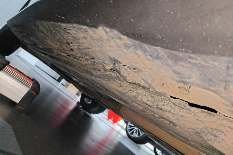 Used Mercedes-Benz GLC 2021 GLC 260 L 4MATIC Luxury Model Right Side Sill