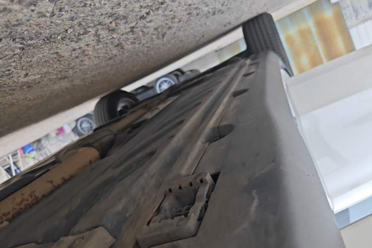 Used Mercedes-Benz GLC 2021 GLC 260 L 4MATIC Dynamic Edition Right Side Sill