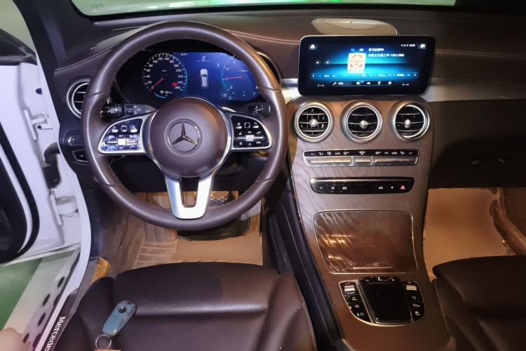 Used Mercedes-Benz GLC 2021 GLC 260 L 4MATIC Luxury Model Steering Wheel