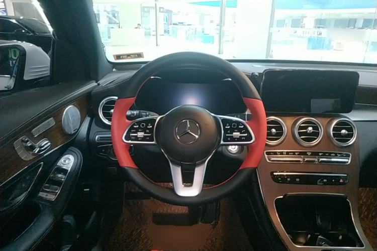 Used Mercedes-Benz GLC 2021 GLC 300 L 4MATIC Dynamic Model Steering Wheel