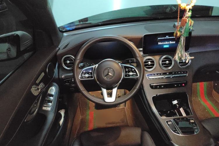 Used Mercedes-Benz GLC 2021 GLC 260 L 4MATIC Luxury Model Steering Wheel