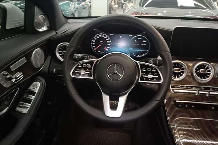 Used Mercedes-Benz GLC 2021 GLC 260 L 4MATIC Luxury Model Steering Wheel