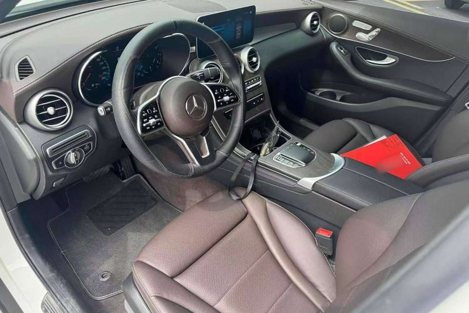 Used Mercedes-Benz GLC 2021 GLC 260 L 4MATIC Luxury Model Steering Wheel