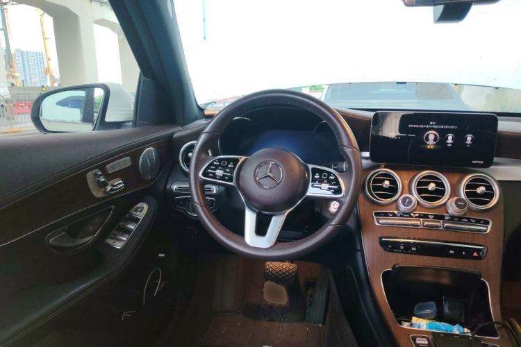 Used Mercedes-Benz GLC 2021 GLC 300 L 4MATIC Dynamic Model Steering Wheel