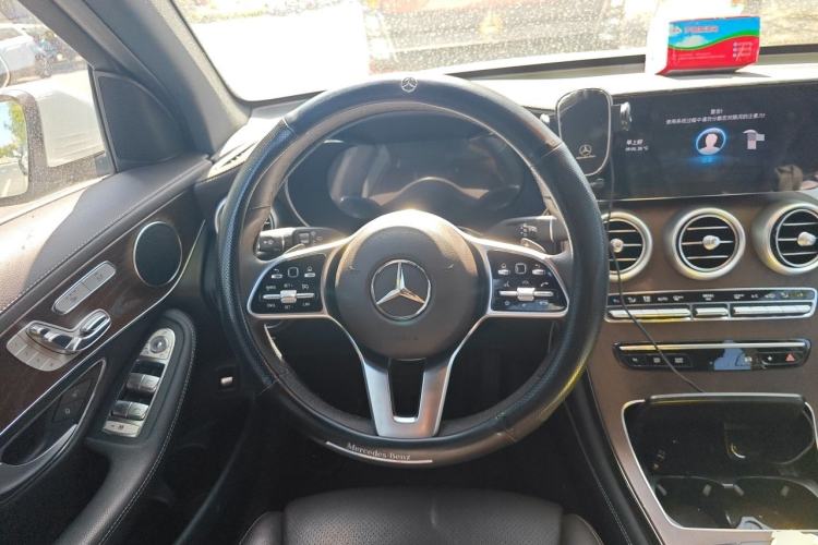 Used Mercedes-Benz GLC 2021 GLC 300 L 4MATIC Dynamic Model Steering Wheel