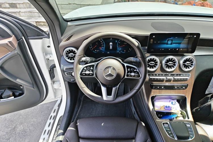 Used Mercedes-Benz GLC 2021 GLC 300 L 4MATIC Dynamic Model Steering Wheel
