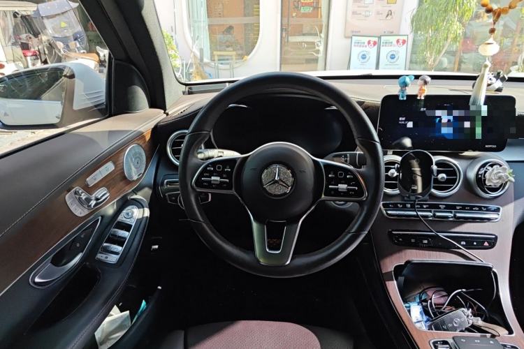 Used Mercedes-Benz GLC 2021 GLC 300 L 4MATIC Dynamic Model Steering Wheel