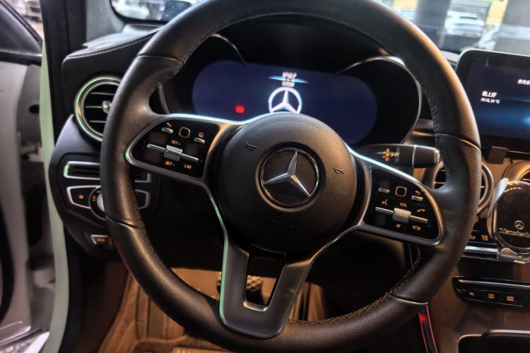 Used Mercedes-Benz GLC 2021 GLC 300 L 4MATIC Dynamic Model Steering Wheel