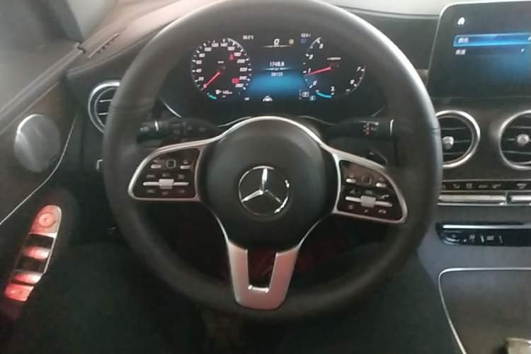 Used Mercedes-Benz GLC 2021 GLC 300 L 4MATIC Dynamic Model Steering Wheel