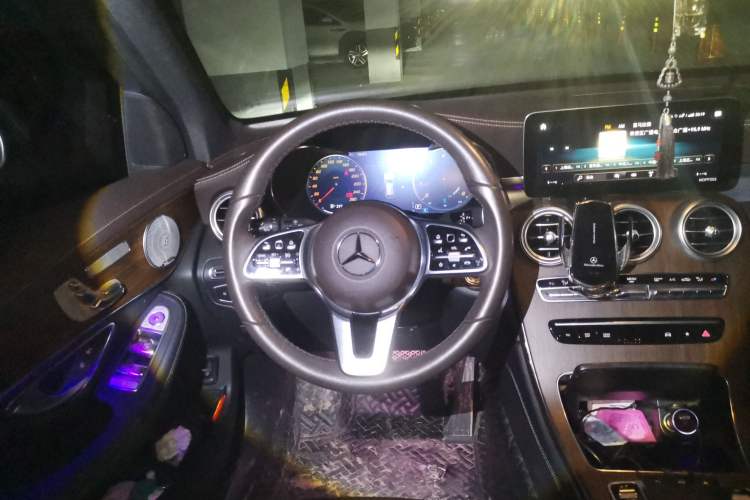Used Mercedes-Benz GLC 2021 GLC 300 L 4MATIC Dynamic Model Steering Wheel
