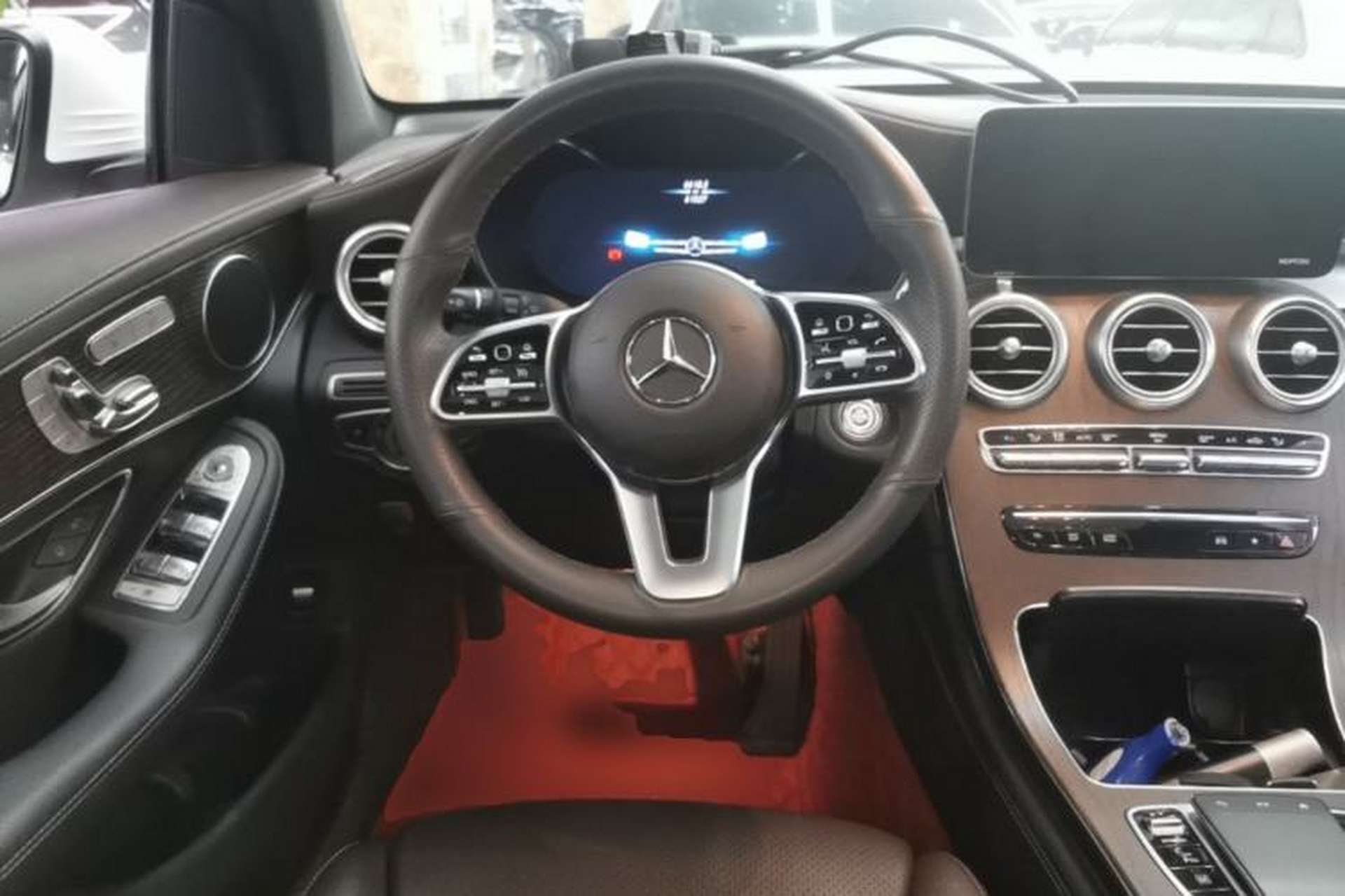 Used Mercedes-Benz GLC 2021 GLC 260 L 4MATIC Luxury Model Steering Wheel