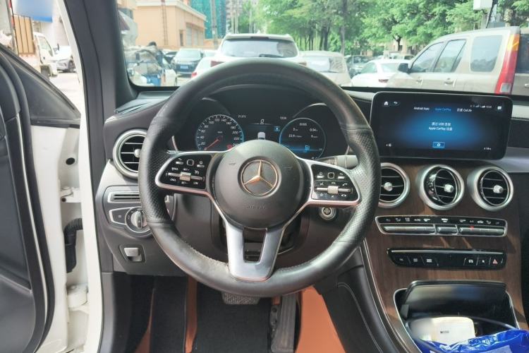 Used Mercedes-Benz GLC 2021 GLC 300 L 4MATIC Dynamic Model Steering Wheel