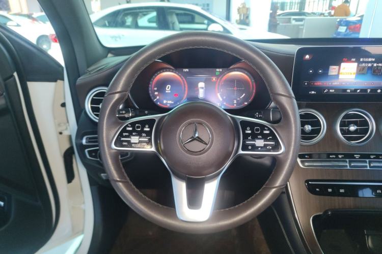 Used Mercedes-Benz GLC 2021 GLC 300 L 4MATIC Dynamic Model Steering Wheel