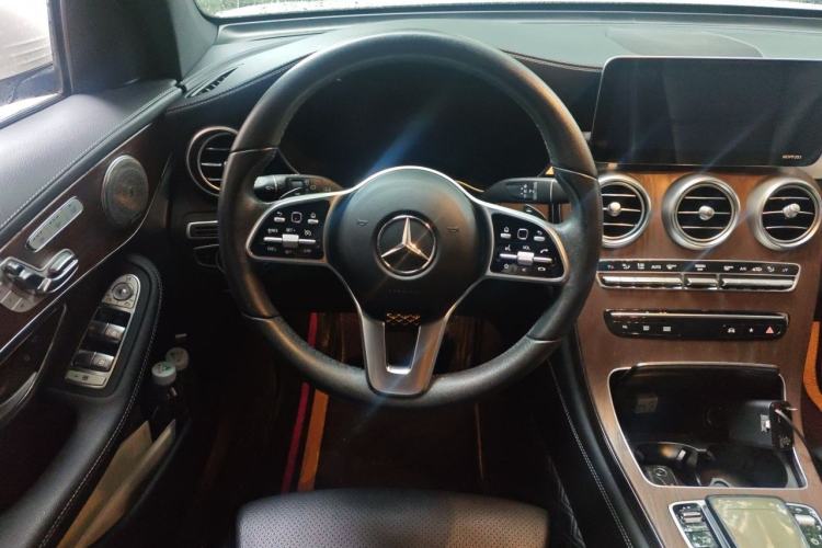 Used Mercedes-Benz GLC 2021 GLC 260 L 4MATIC Luxury Model Steering Wheel