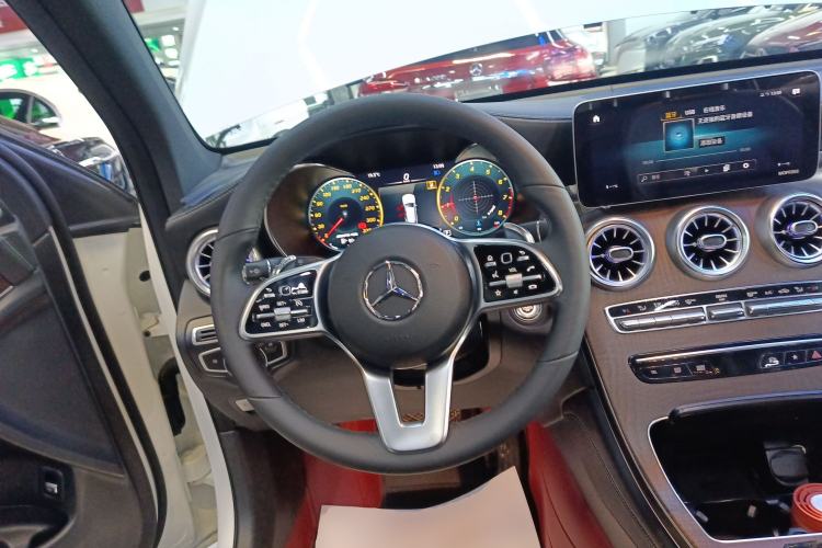 Used Mercedes-Benz GLC 2021 GLC 260 L 4MATIC Luxury Model Steering Wheel