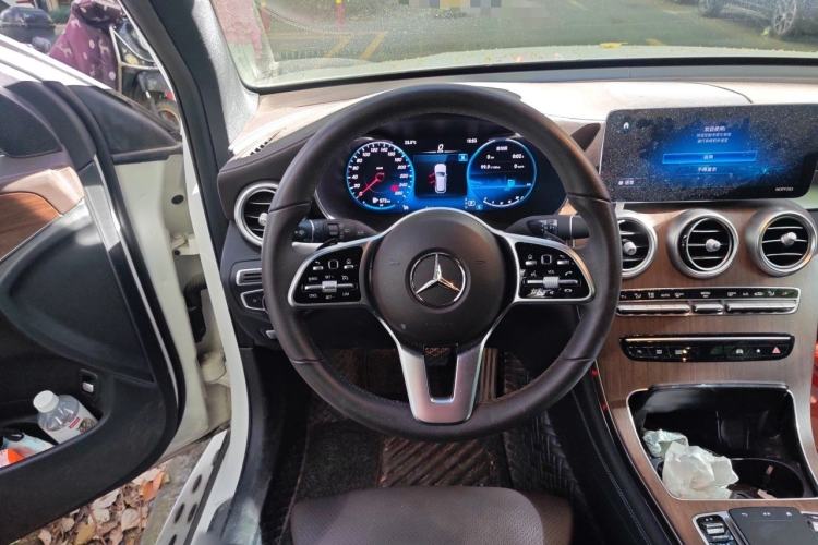 Used Mercedes-Benz GLC 2021 GLC 300 L 4MATIC Dynamic Model Steering Wheel