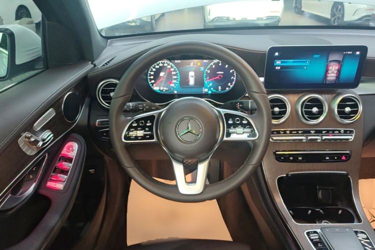 Used Mercedes-Benz GLC 2021 GLC 260 L 4MATIC Luxury Model Steering Wheel
