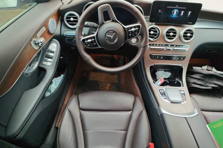 Used Mercedes-Benz GLC 2021 GLC 300 L 4MATIC Dynamic Model Steering Wheel
