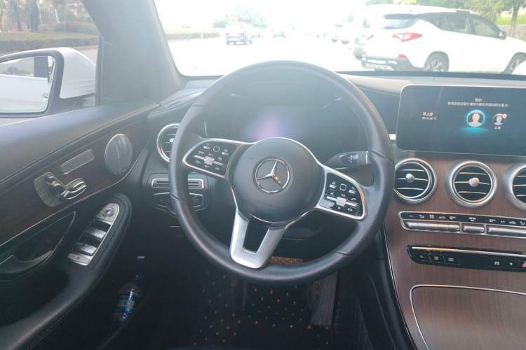 Used Mercedes-Benz GLC 2021 GLC 300 L 4MATIC Dynamic Model Steering Wheel