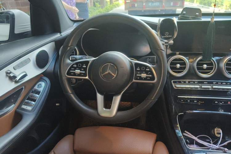 Used Mercedes-Benz GLC 2021 GLC 260 L 4MATIC Dynamic Edition Steering Wheel