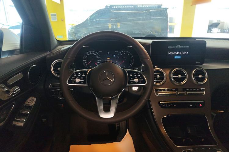 Used Mercedes-Benz GLC 2021 GLC 260 L 4MATIC Luxury Model Steering Wheel