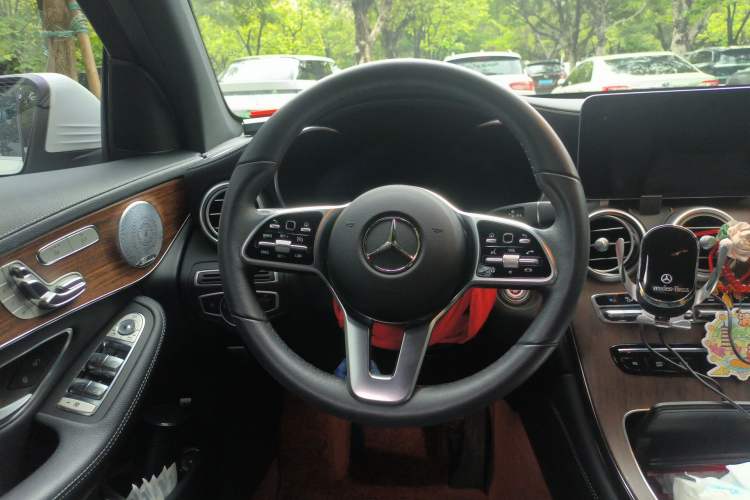 Used Mercedes-Benz GLC 2021 GLC 300 L 4MATIC Dynamic Model Steering Wheel